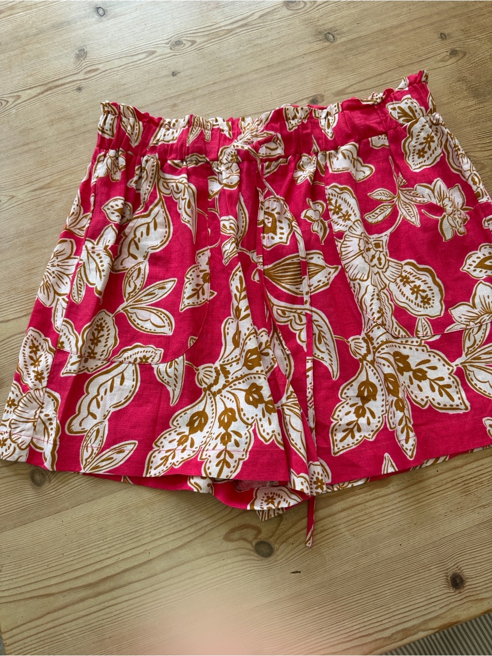 Every Women's Floral Pull-On Shorts in Fuchsia Pink